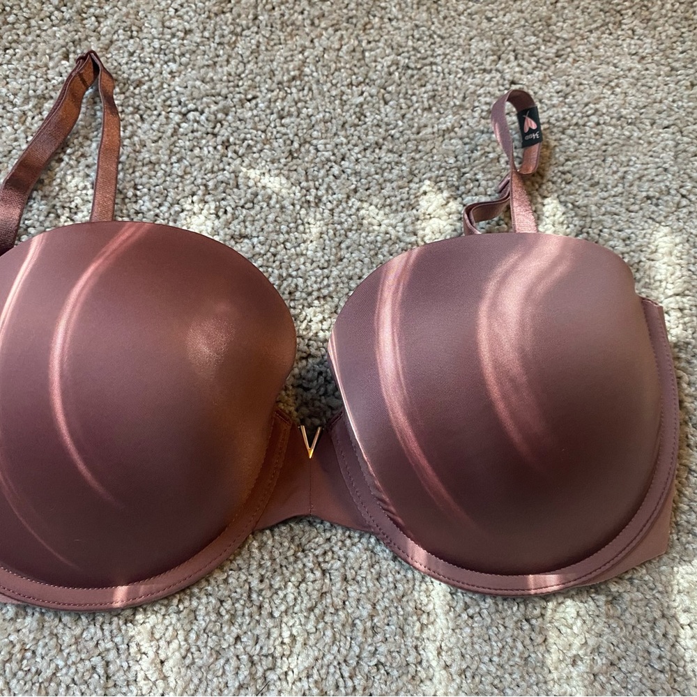 Victoria’s Secret 34DD Multi-way Bra